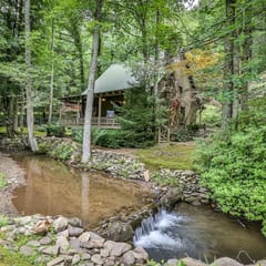 Creekside Fairytale Cabin by Mountain Oasis | Bear Creek Trail