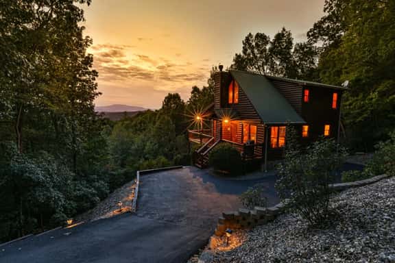 Nature's Loft by Mountain Oasis | Sunset Mountain Views - Image 1