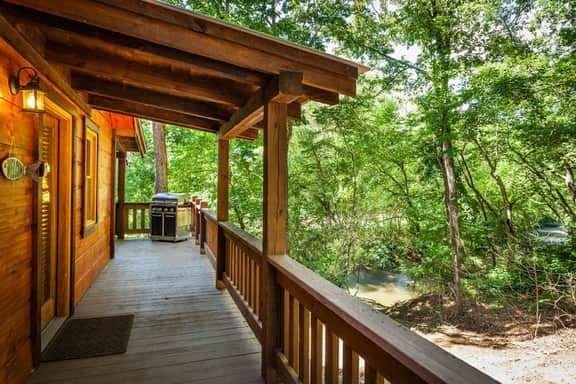 Cartecay Fever by Mountain Oasis | Riverfront Cabin in Ellijay - Image 4