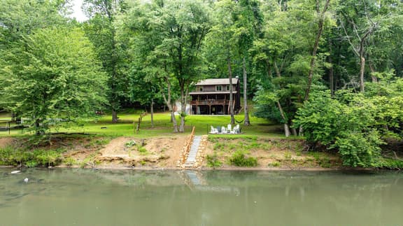 Fish Trap Retreat by Mountain Oasis | Riverfront Escape - Image 1